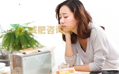 夏季水肿吃什么好 哪些食物适合消水肿 秋季水肿怎么消