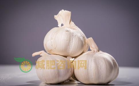 吃大蒜竟然能减肥 大蒜怎么吃能减肥 大蒜减肥食谱有哪些