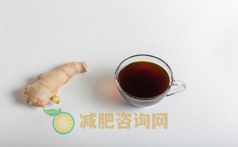 生姜蜂蜜水有哪些功效 生姜蜂蜜水的功效有哪些 生姜蜂蜜水怎么食用