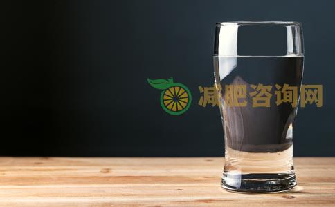 怎么喝水可以减肥 喝水减肥的方法有哪些 喝水可以减肥吗