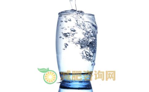 喝水可以预防肥胖吗 喝水可以减肥吗 喝水可以减脂肪吗